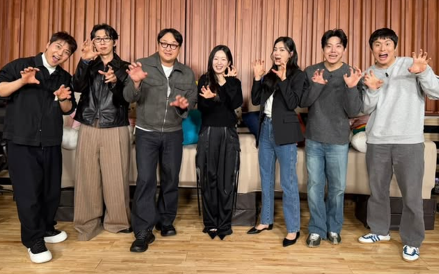  전현무, ‘주사이모 저격’ 속 밝은 근황…나혼산 ‘아기맹수’ 셰프와 활짝