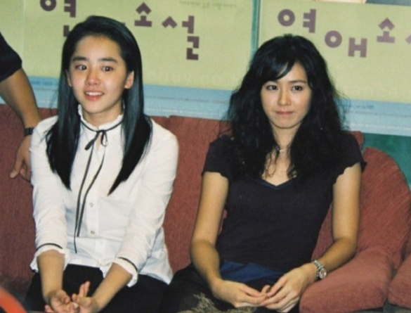  손예진·문근영 24년 전 투샷 재조명… ‘연애소설’ 시사회 사진, 그 시절 우리가 사랑한 얼굴들 (+이은주)