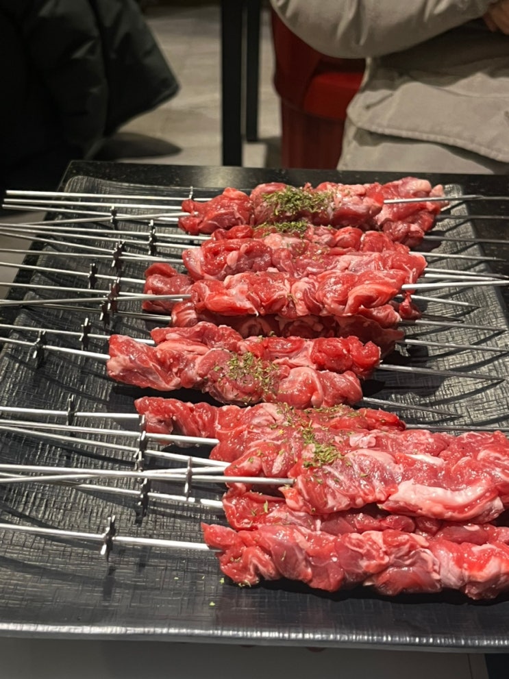  사상 양꼬치 맛집 화락｜사상역 5번출구 참숯구이 양꼬치에 칭따오 한잔