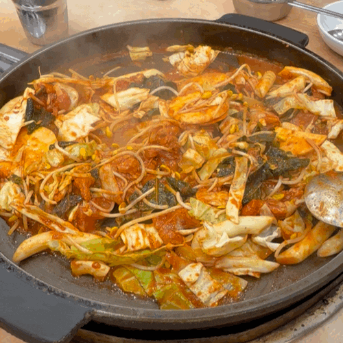 신촌 닭갈비 고수는 여기 있어요, 춘천집 닭갈비막국수