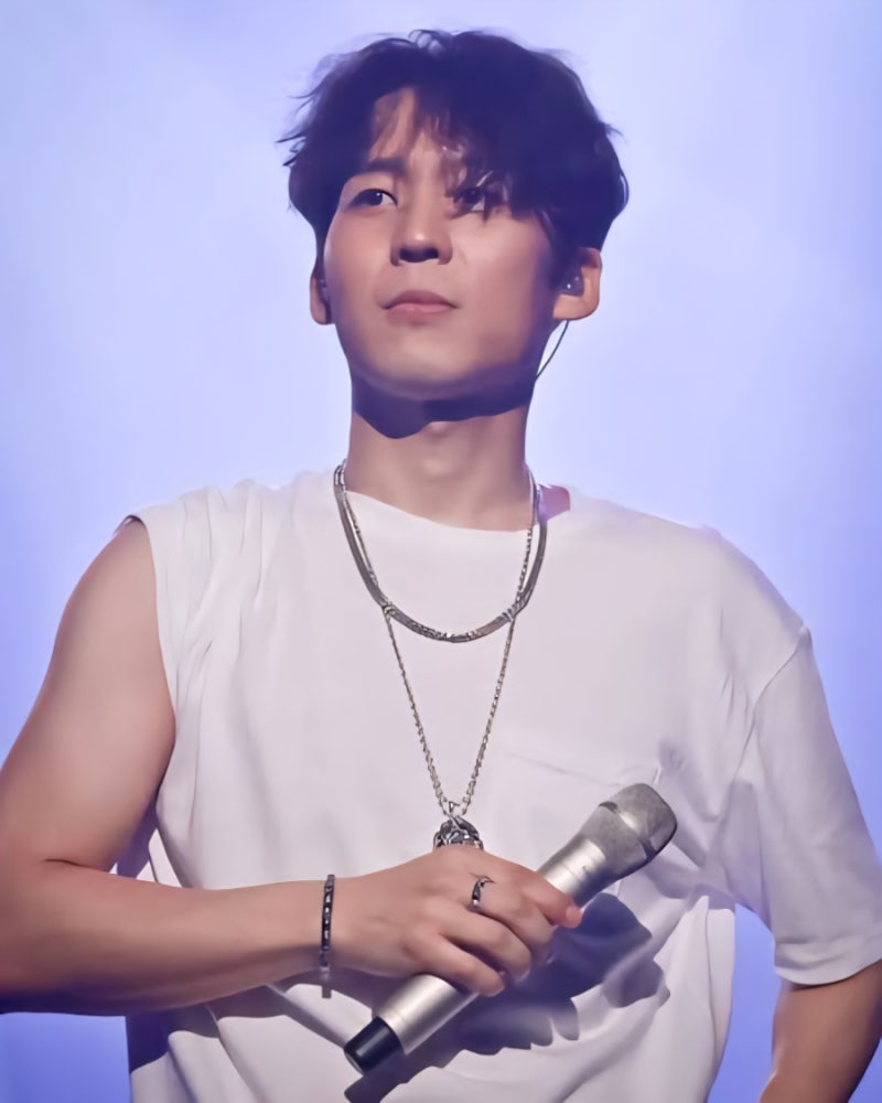 "영혼을 적시는 동굴 저음, 가수 하동균의 모든 것: 나이, 키, 음악 인생과 깊은 인생관까지"