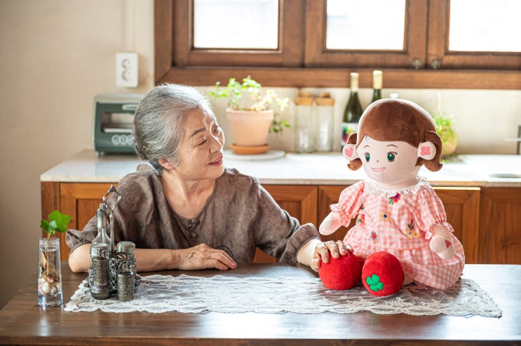  AI 반려로봇 ‘효돌(HYODOL)’, 시니어 통합 돌봄 모델 제시