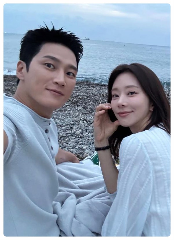 드라마 ‘스프링 피버’ 종영 배우 이주빈 안보현 커플 로맨스 사진