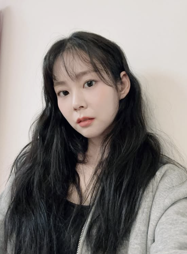 '가수 꿈... 의대가 플랜B라고?' 여자 가수 앞머리 펌 근황