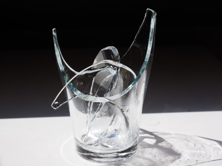  깨진 유리 버리는 법 분리수거 될까? 안전한 배출 방법 총정리