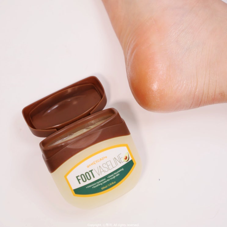  바세린 발뒤꿈치 각질 제거 할 때 풋크림 사용법