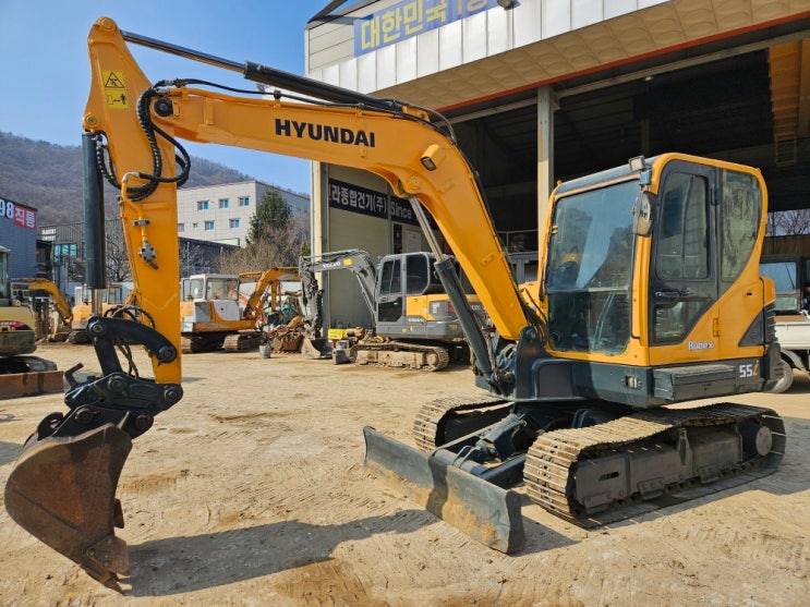  현대 R55i 2014년식 02 중고굴삭기