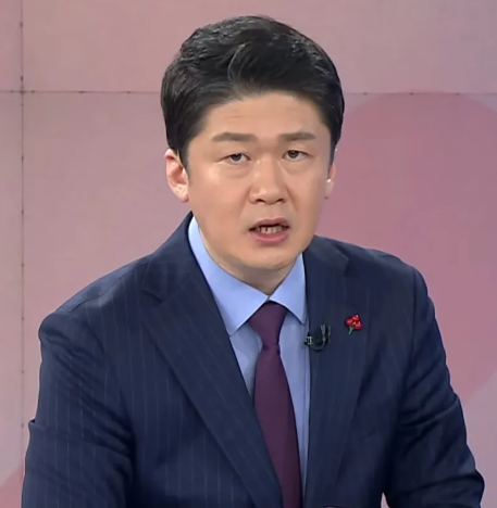 '앵그리 앵커' 김명준, 8년만 뉴스파이터 하차..."부서 성추행사건 책임"