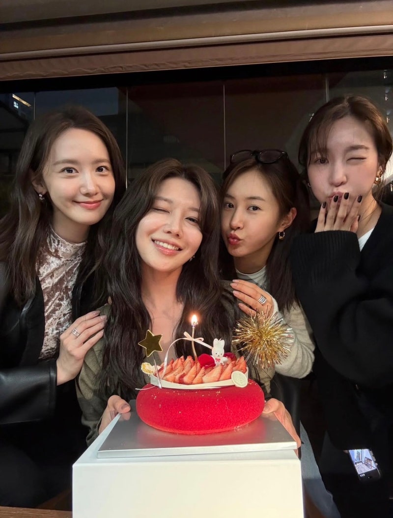 최수영 생일에 소녀시대 다시 모였다… 써니·윤아·티파니 한자리에, 반응 터진 이유