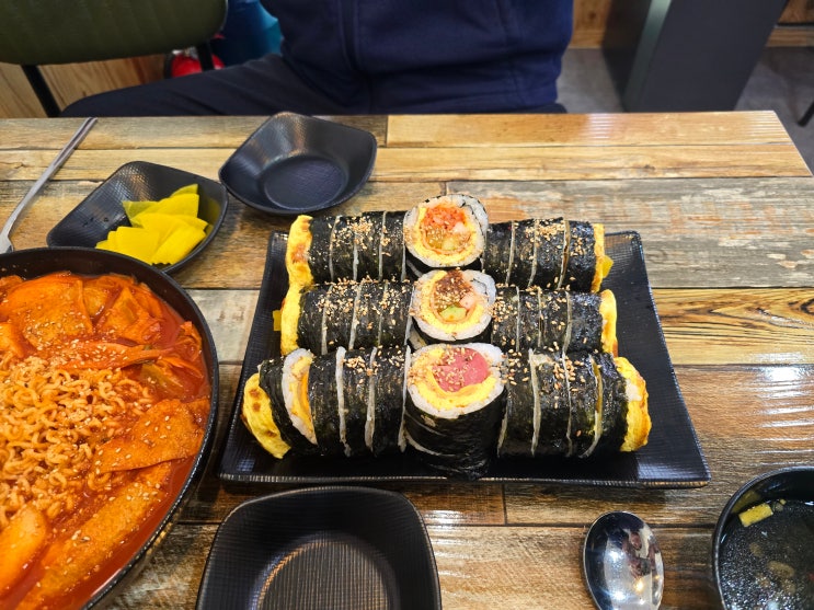  [춘천 맛집] 춘천교대 앞, 이름값 제대로 하는 '광판팔뚝김밥' 찐방문 후기!