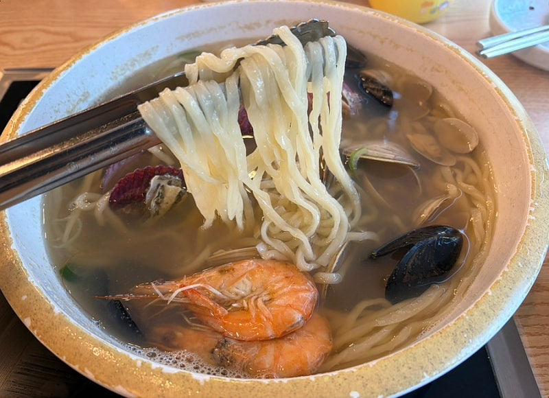 부산 기장 롯데아울렛 맛집 용궁해물칼국수 기장 오시리아점