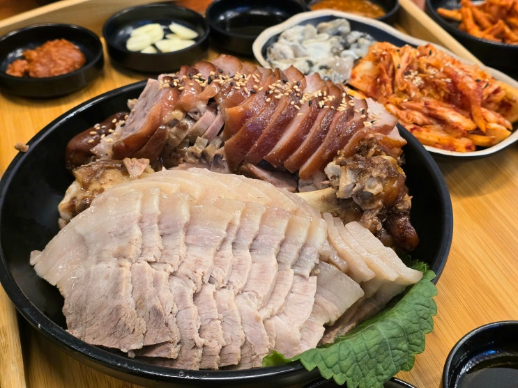  제주공항근처 깔끔한 상차림으로 즐기는 제주족발맛집 아랑족발