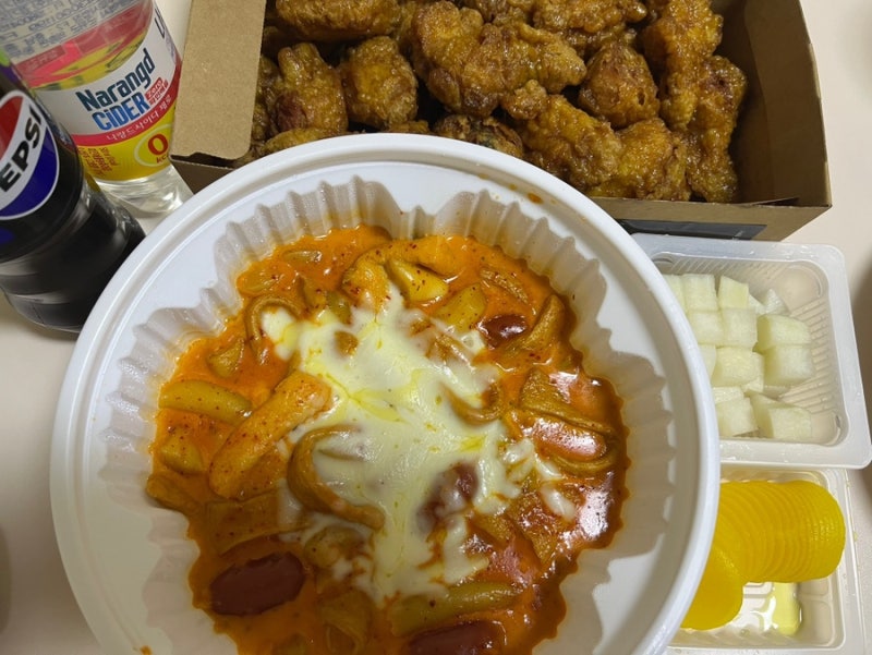 동대문엽기떡볶이 로제맛 리뷰, 토핑 추천과 허니콤보 칼로리 체크