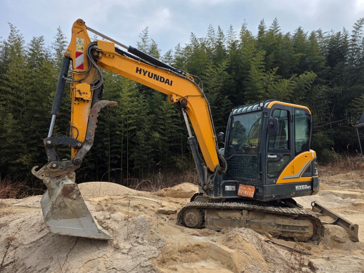  현대 HX60MT 2020년식 저가동 코끼리집게 회전라인 02 중고굴삭기