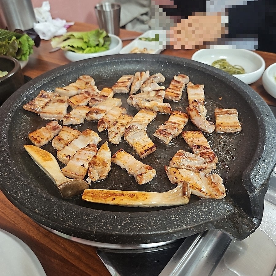 산마을 쌈밥집 사진 1