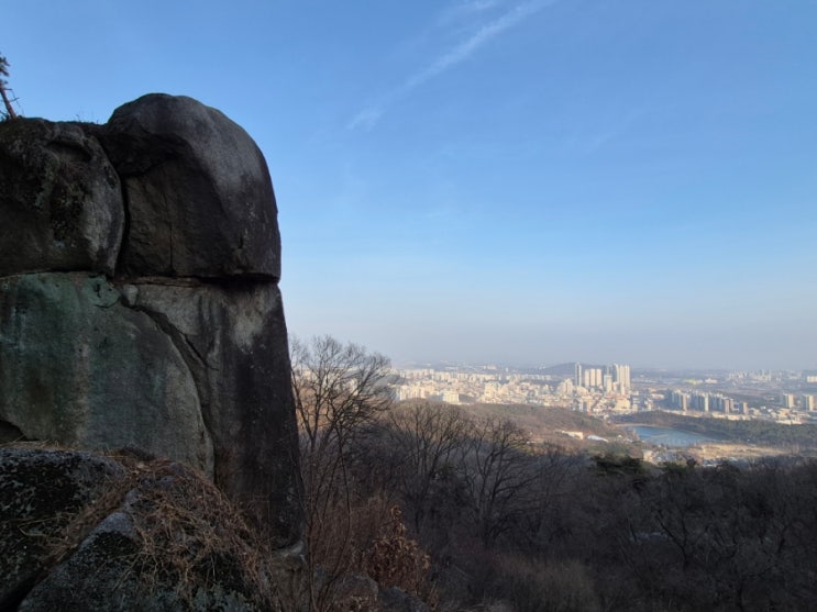 설 연휴 2일차, 설봉산 삼형제바위에서 (20260215)