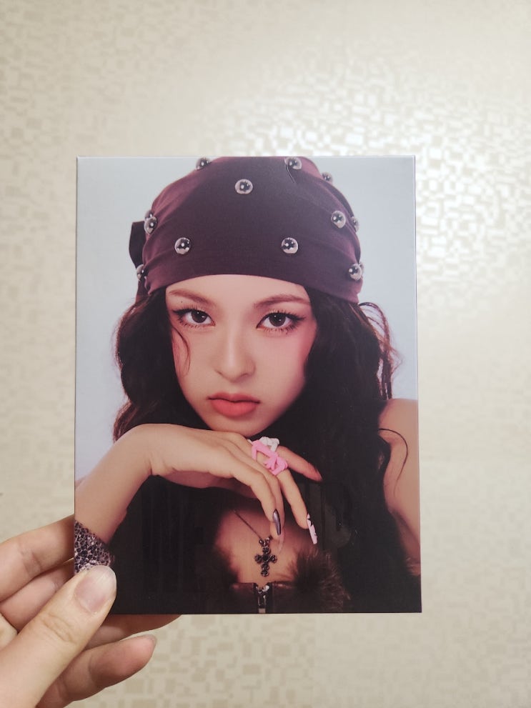  베이비몬스터 2집 미니앨범 위고업 패턴버전 멤버 치키타버전 생일카페 럭키드로우 당첨으로 받은 아이템 앨범깡