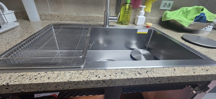  [부천 싱크대 역류] 송내자이 아파트 배수구 관통작업으로 마루 침수 해결!