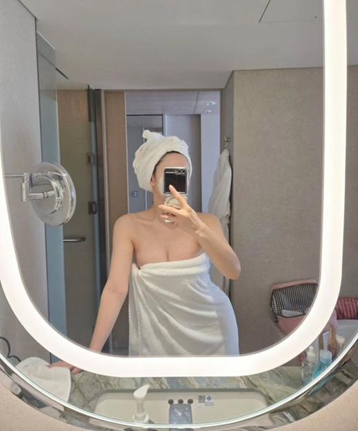 “오늘 아님 주의” 유소영, 혼캉스로 남긴 한 컷