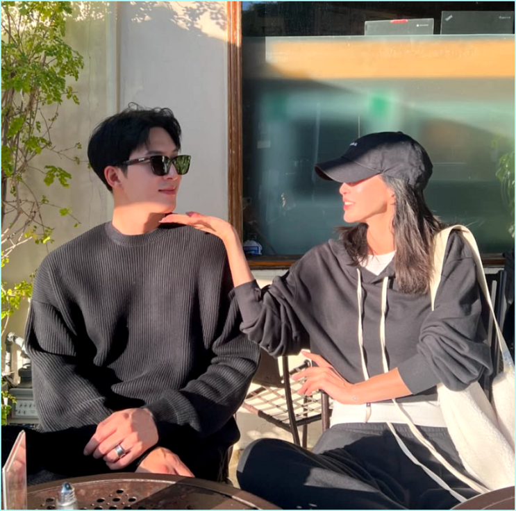  "솔직히 10살 차이 걱정했는데..." 한예슬 최근 커플샷 보고 납득한 이유 (이탈리아 신혼)