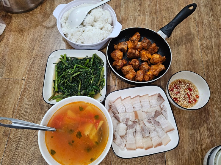  다낭에서 저녁해먹기 l 가정식 국물요리랑 돼지고기찜 도전