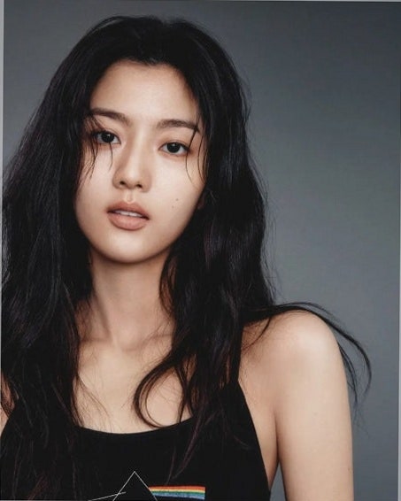 배우 신은수 누구? 300대 1 경쟁률 뚫은 데뷔부터 핑크빛 소식까지