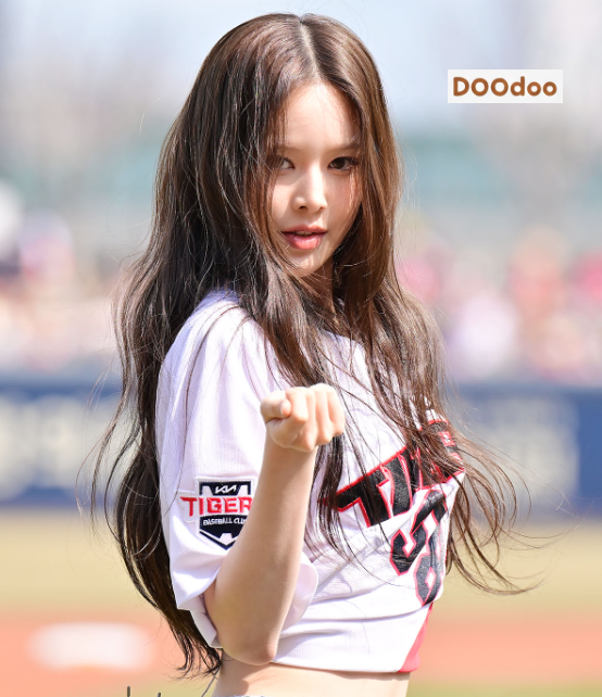 <b>이즈나</b> izna <b>방지민</b> 프로필: 172cm 모델 피지컬에 숨겨진... 