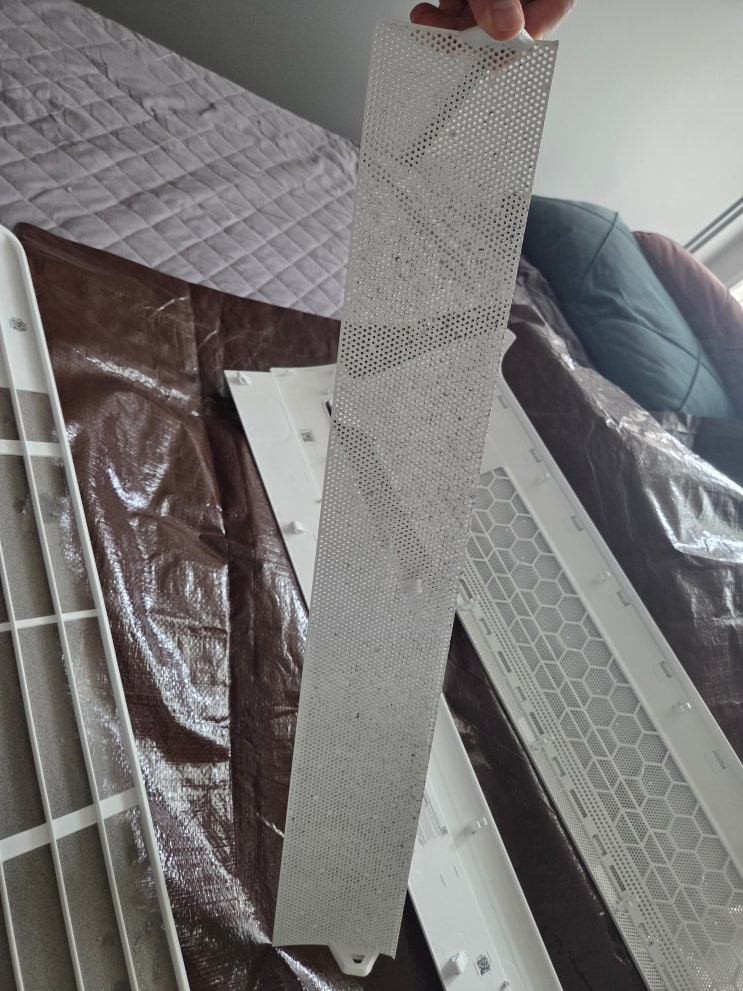  부산 북구 벽걸이 에어컨 청소 후기 – 분해 고압세척 작업