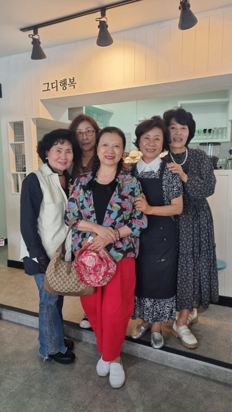 전원일기 <b>박순천 탤런트</b> 그디행복카페 방문