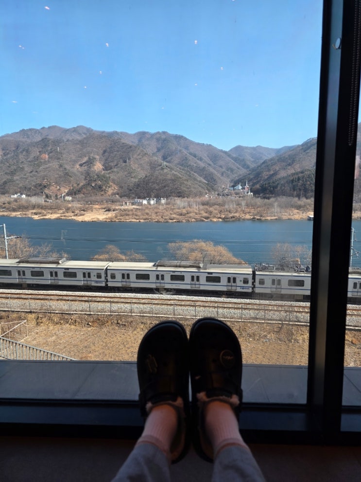  서울 근교 드라이브 카페, 대성리역 근처 뷰 좋은 스타벅스 주차, 베이커리