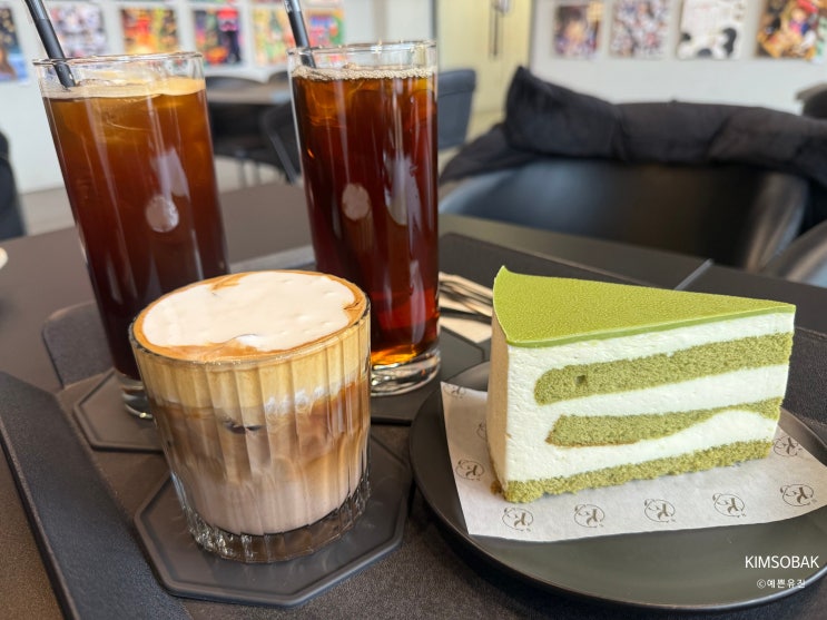  다산카페 추천 긱스 BMW점 아인슈페너와 분위기 맛집