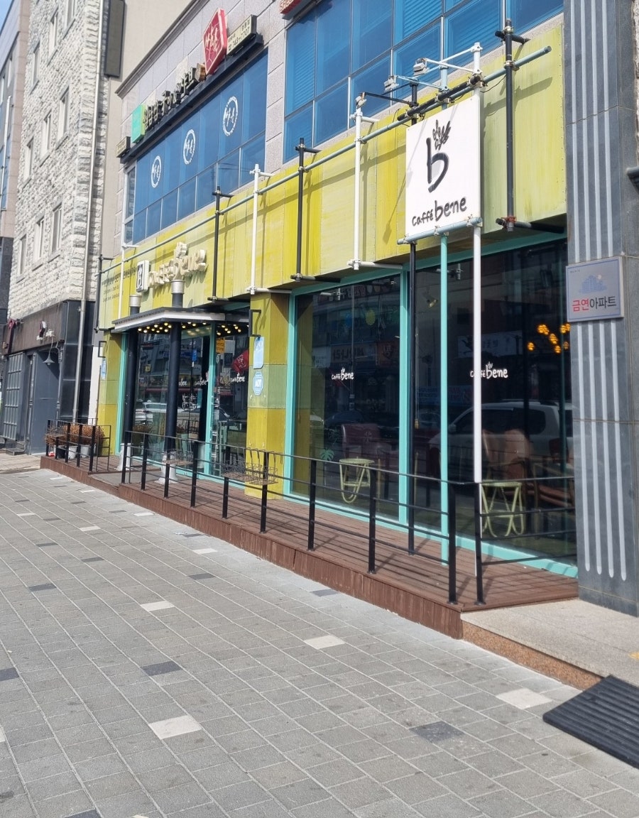 카페베네 충북허브시티점 사진 3