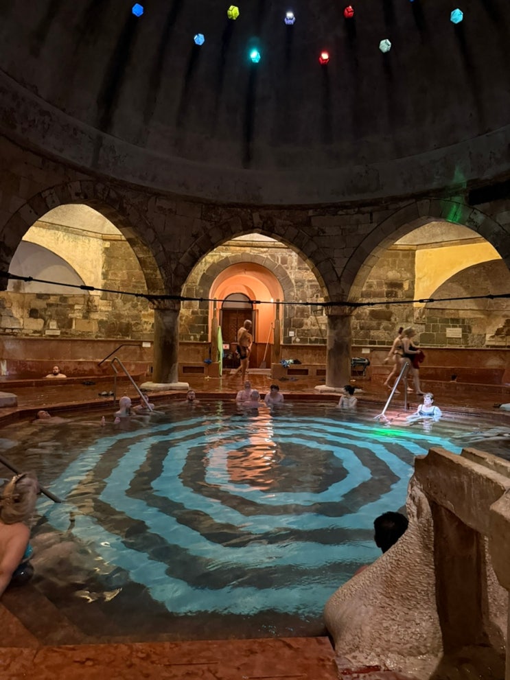  부다페스트 여행 중 가장 로컬답게 쉬는 법: 루다스 온천(Rudas Baths) 요금부터 이용방법까지 총정리