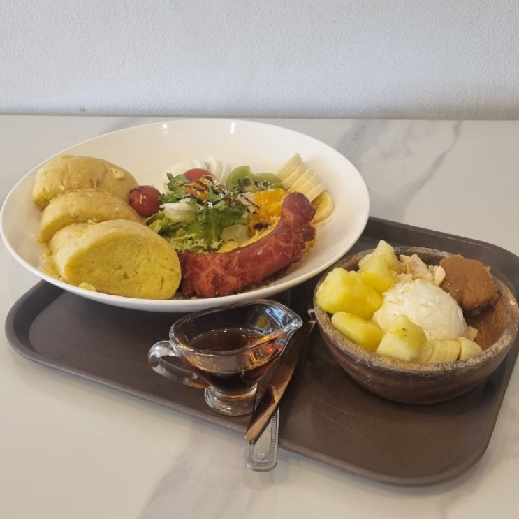  초월역카페 카페봄날 브런치와 그릭요거트