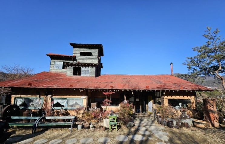  전주 한옥마을 근처 이색 카페 "전시장 색장 정미소" | 옛날 정미소를 카페로 만든 특별한 공간