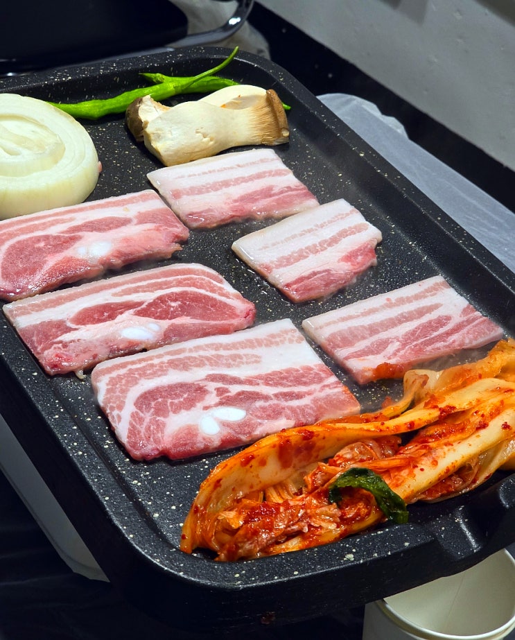 서울 중구 맛집! 힙한 냉동삼겹살 전문점 - 중구냉삼