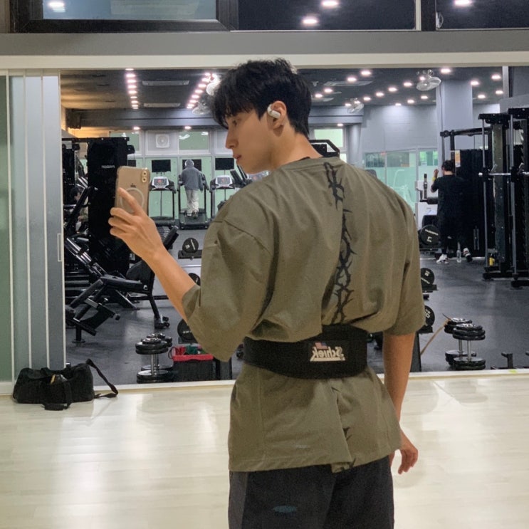  오버핏 짐웨어 브랜드 헬스장 남자 운동복 어웨어트라이브