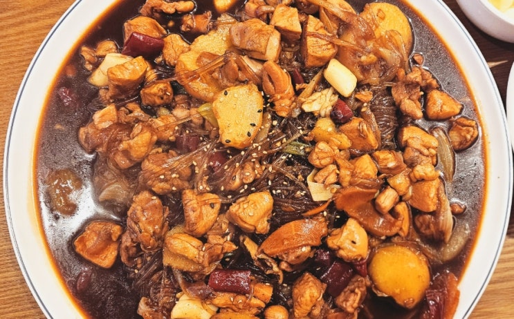   인하대 후문 찐맛집! 재방문 부르는 매콤달콤 ‘고수찜닭’ (+당면꿀팁)