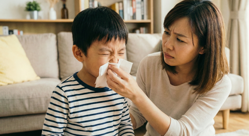 잦은 감기와 단체생활 증후군: 왜 우리 아이만 유독 감기를 달고 살까?