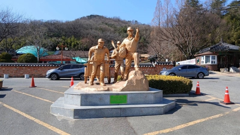 박정희 대통령 구미 생가 참배 및 박근혜 대통령 대구달성사저 설날 문안 방문