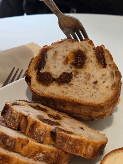 응암 맛집 | 바라크베이커리카페 골목 안 숨은 응암동 카페에서 즐기는 힐링 빵빵 데이트