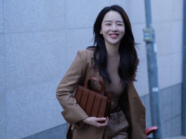  앞머리 없는 단발, 방이동 미용실이 추천하는 이유