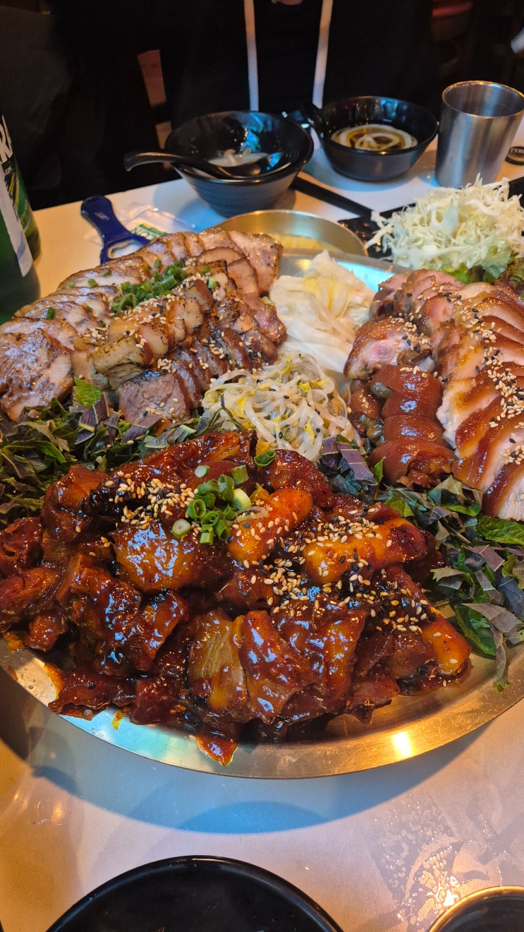  [부산 맛집] 서면의 밤을 완성하는 단 한 판, 족발쌀롱 서면직영점