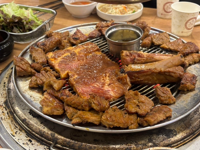 흥부골 숯불돼지 왕갈비 다산점 내돈내산 가족외식 후기