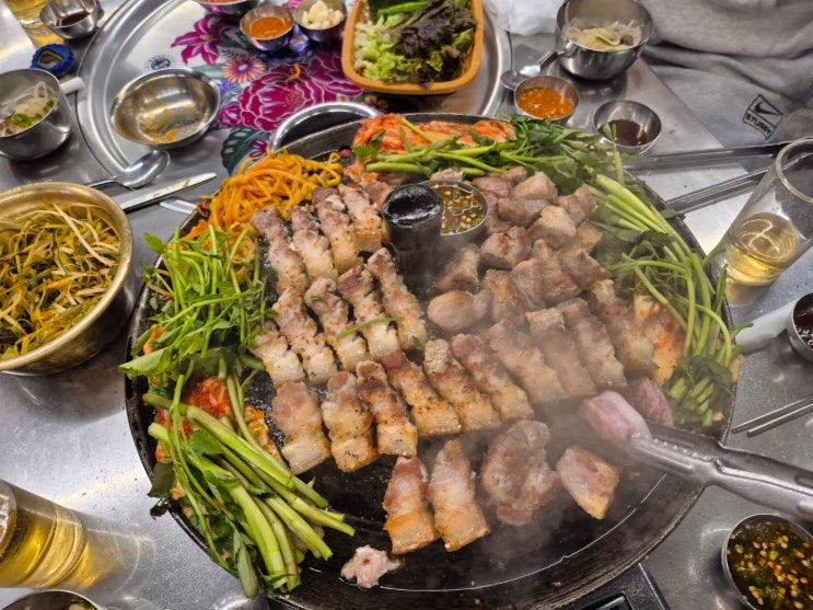  [속초 맛집] 기다릴수록 개이득?! 1시간 대기하면 삼겹살 1인분 공짜로 주는 속초 핫플 '목구멍 속초점' 