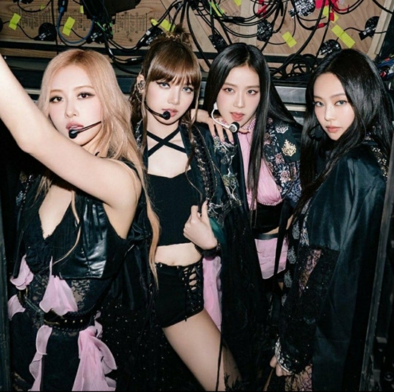 BLACKPINK完全体カムバック…オールブラックで証明した「ワールドクラスの存在感」