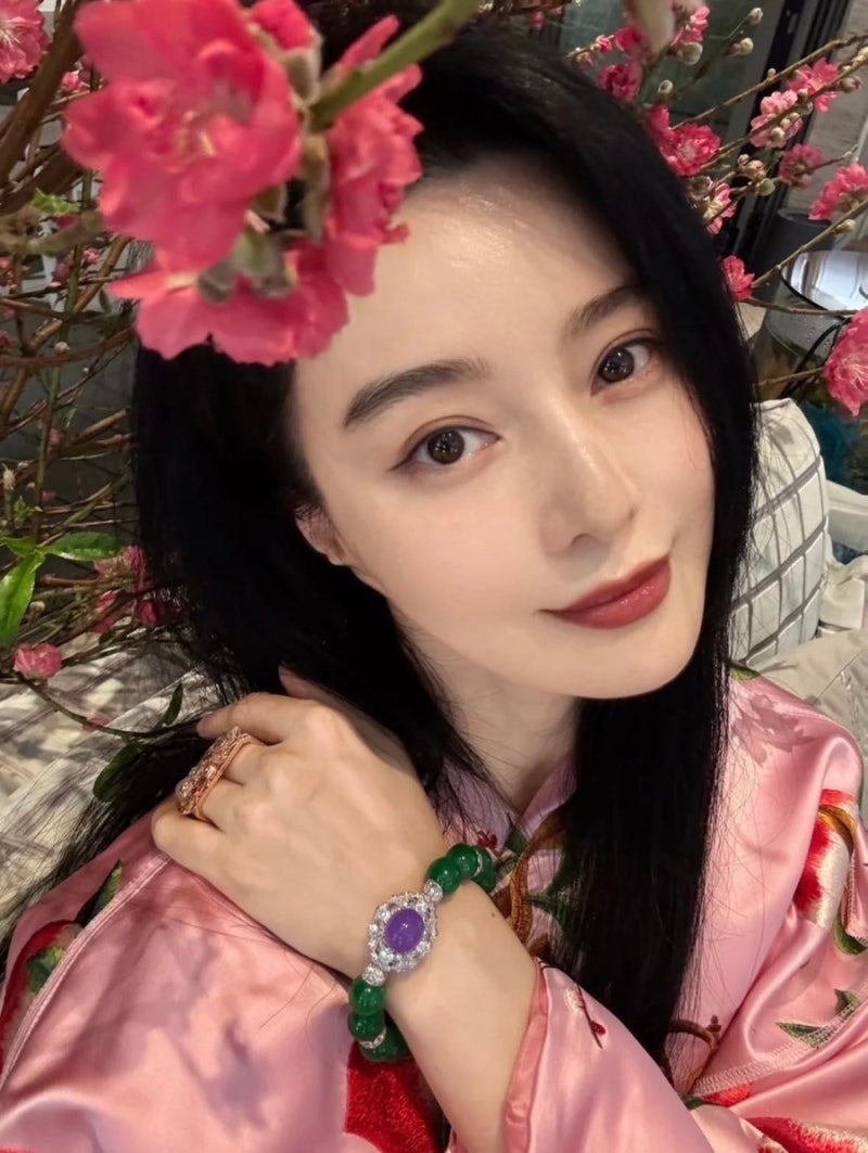 판빙빙 리즈 다시 찍었다… 41억 목걸이보다 더 눈부신 미모 근황