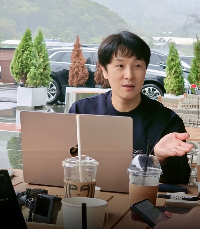 신화 김동완 성매매 합법화 필요성 주장 논란, 쓰레드·인스타 과거 가수 이수 옹호 논란재조....