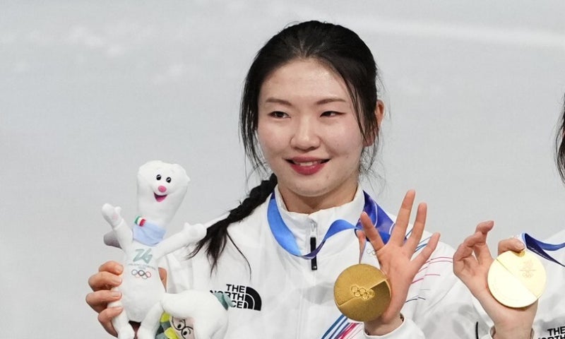 8년의 눈물, 금빛으로 닦았다! 심석희가 보여준 '진짜 어른'의 품격 (ft. 최민정과의 감동 푸시....