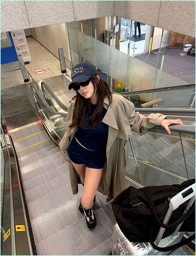  효민, 역대급 하의실종 공항패션으로 인천공항 접수
